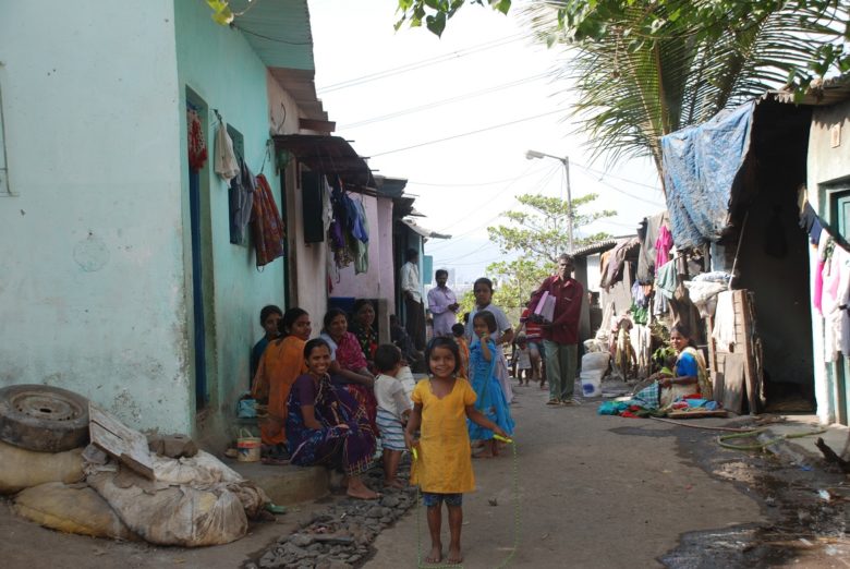 Intia on suurten vastakohtien maa. Arjun uskoo, että pyhäkoulu tuo toivon köyhissä ja vaikeissa olosuhteissa eläville lapsille.