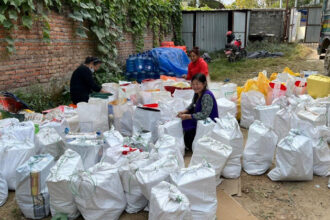 Nepalin maanjäristysalueiden avustuskuorma.